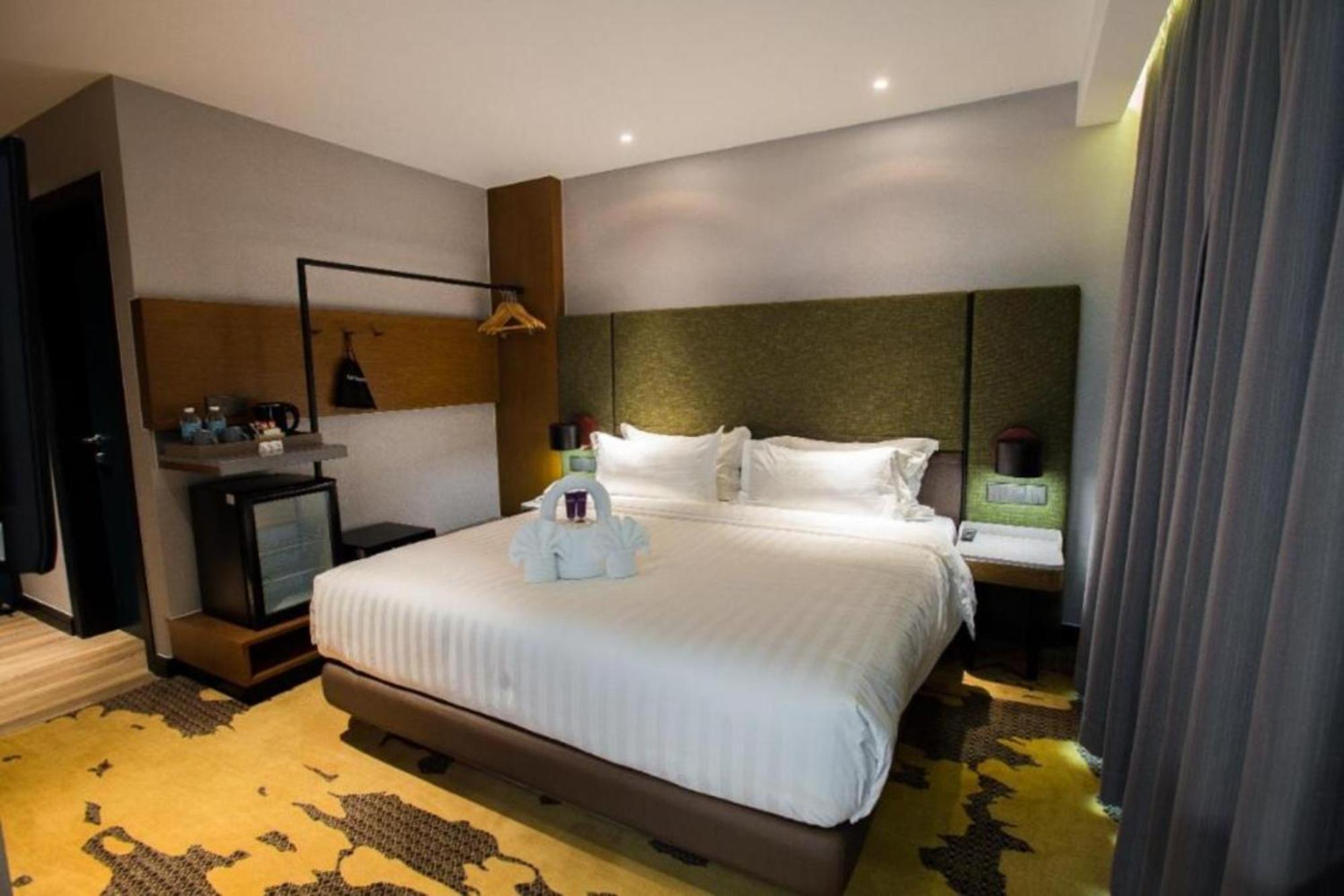 King Park Hotel Kota Kinabalu Bagian luar foto