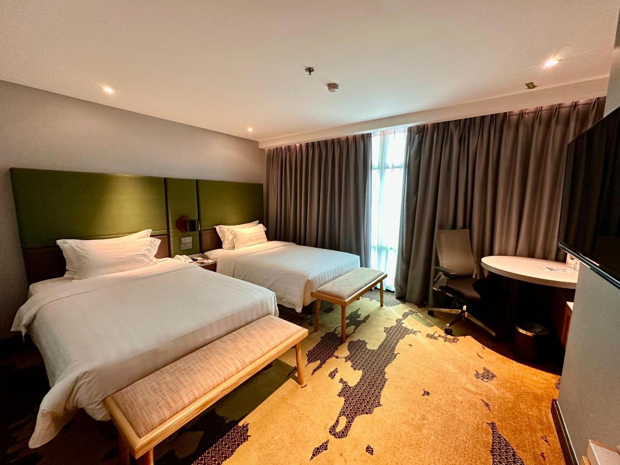 King Park Hotel Kota Kinabalu Bagian luar foto