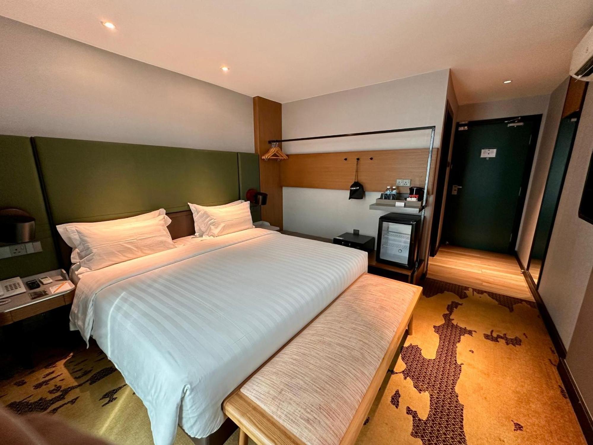 King Park Hotel Kota Kinabalu Bagian luar foto