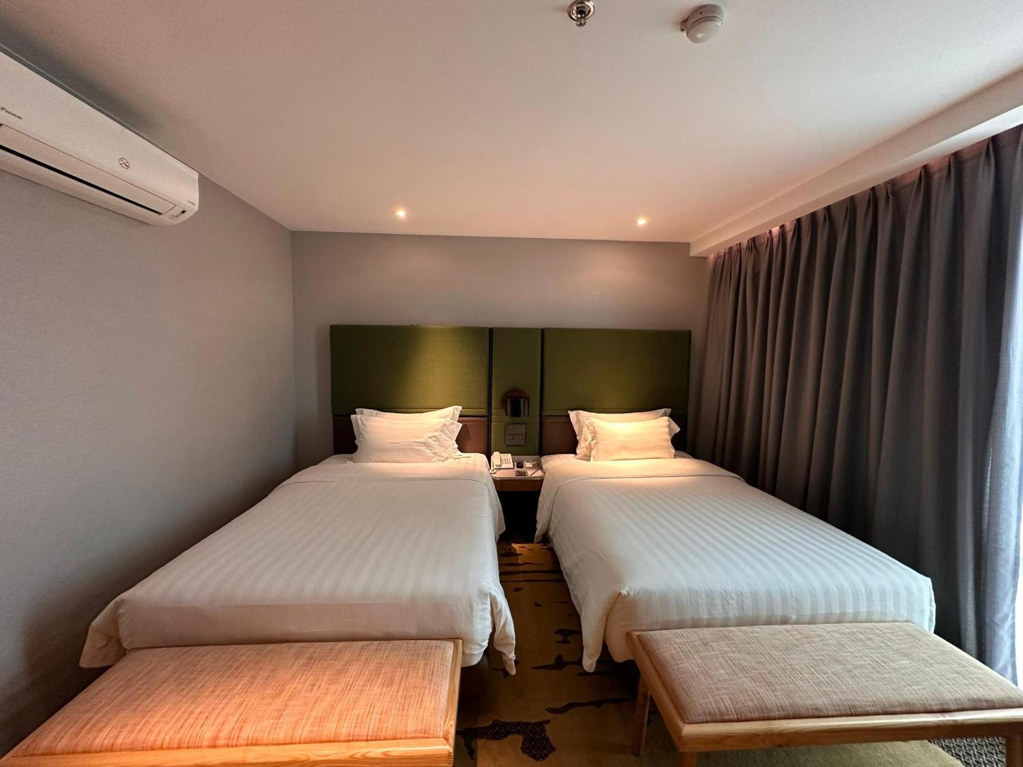 King Park Hotel Kota Kinabalu Bagian luar foto