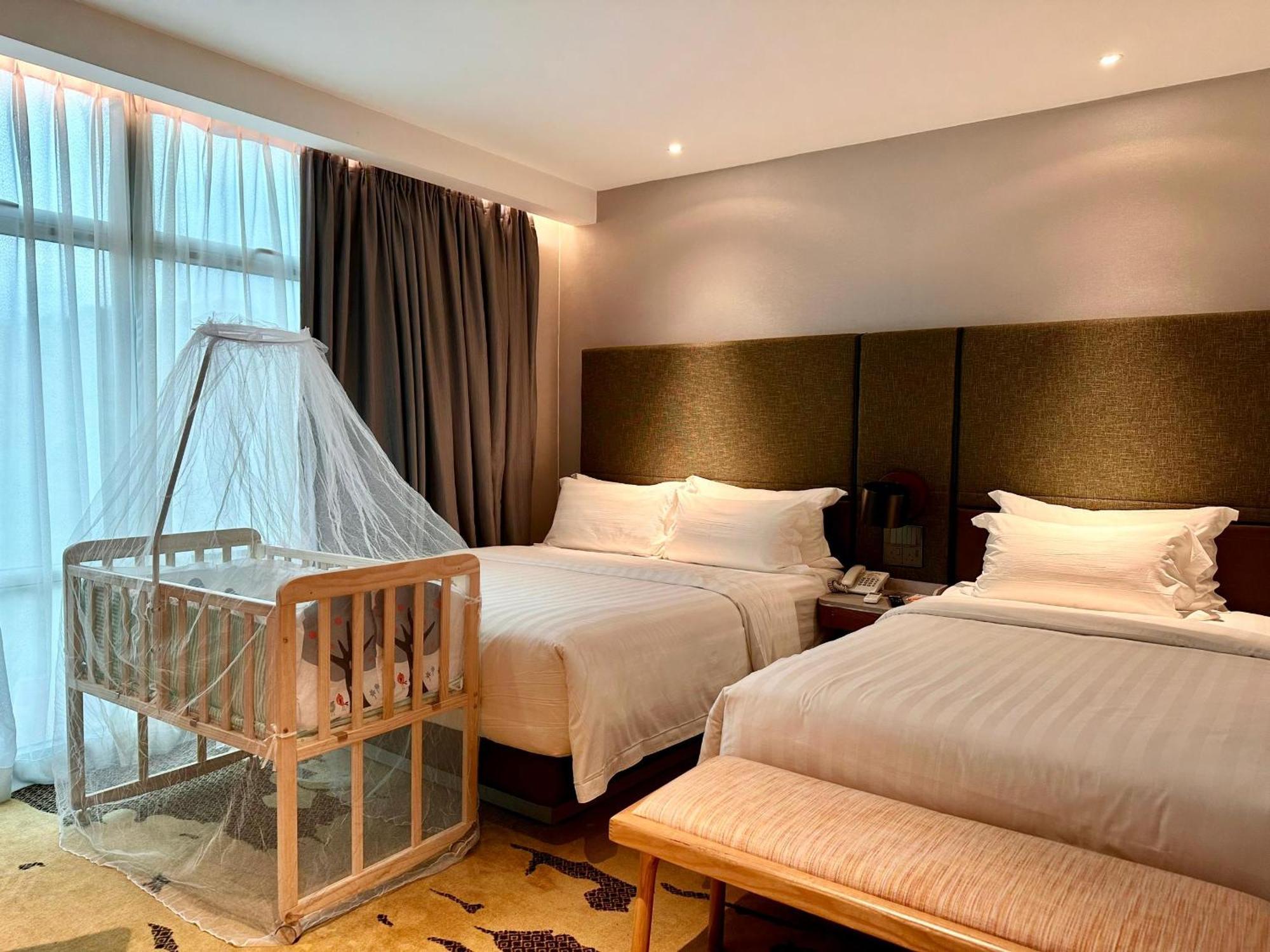 King Park Hotel Kota Kinabalu Bagian luar foto